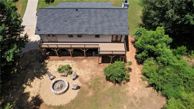 323 Hill Crest Circle, Woodstock, GA 30188