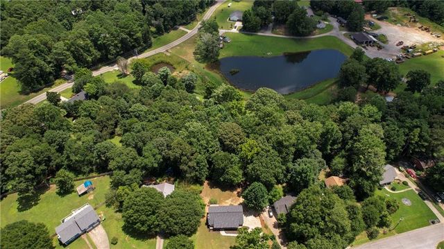 323 Hill Crest Circle, Woodstock, GA 30188