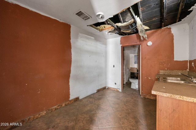 2021 W WASHINGTON Street, Phoenix, AZ 85009