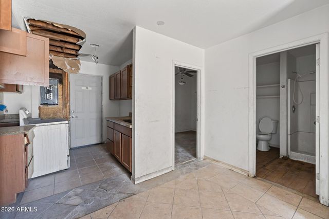 2021 W WASHINGTON Street, Phoenix, AZ 85009