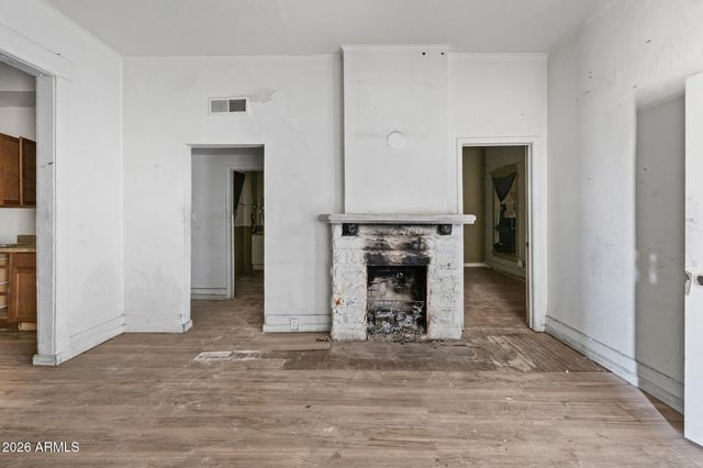 2021 W WASHINGTON Street, Phoenix, AZ 85009