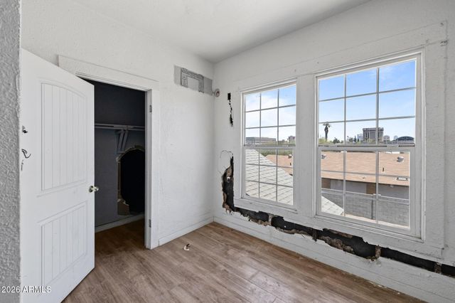 2021 W WASHINGTON Street, Phoenix, AZ 85009