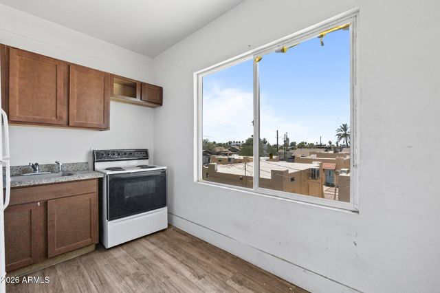 2021 W WASHINGTON Street, Phoenix, AZ 85009
