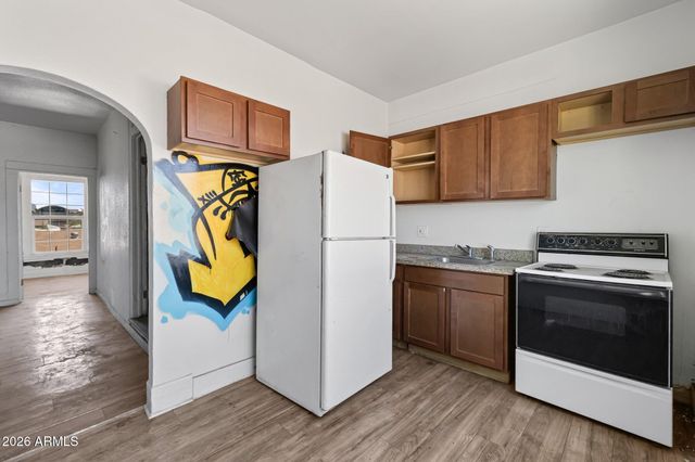 2021 W WASHINGTON Street, Phoenix, AZ 85009