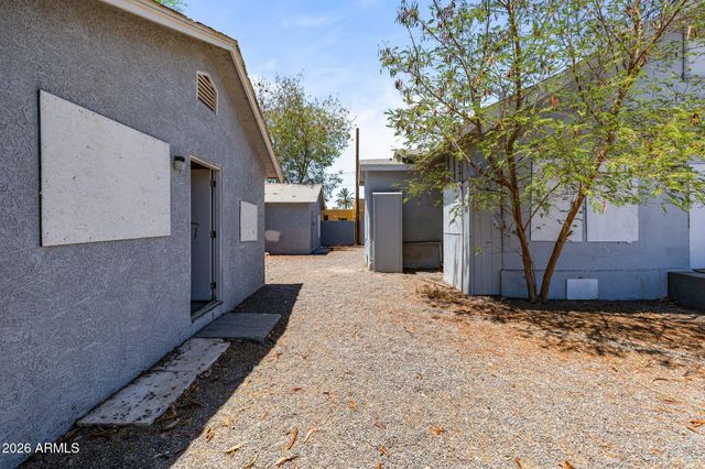 2021 W WASHINGTON Street, Phoenix, AZ 85009