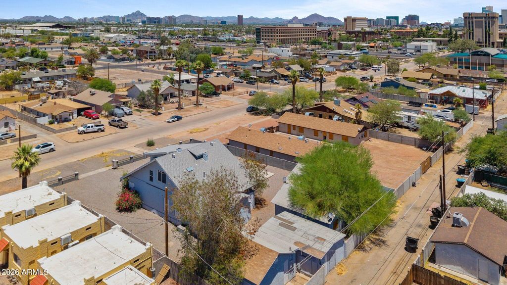 2021 W WASHINGTON Street, Phoenix, AZ 85009 — photo 2