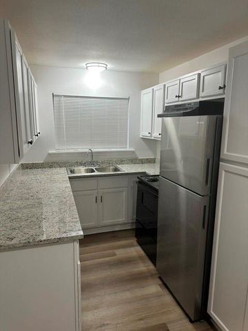 8822 Ilona Lane 5, Houston, TX 77025