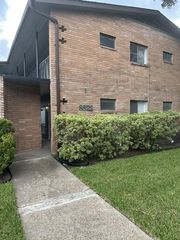 8822 Ilona Lane 5, Houston, TX 77025