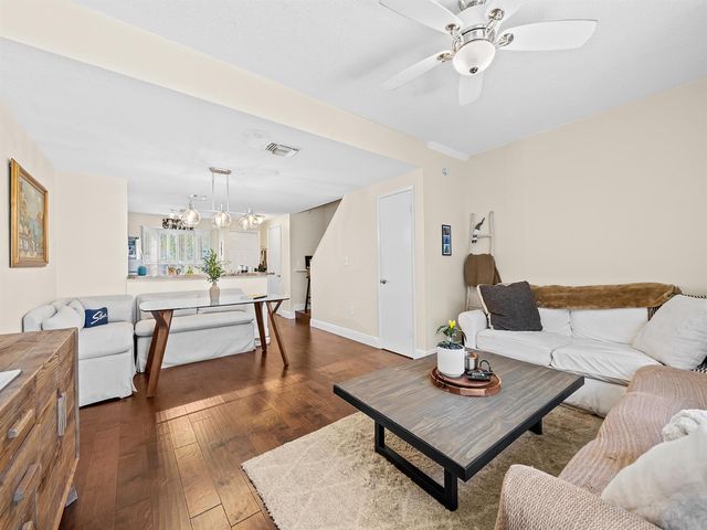 1074 Jeffery Street, Boca Raton, FL 33487