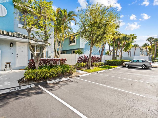 1074 Jeffery Street, Boca Raton, FL 33487