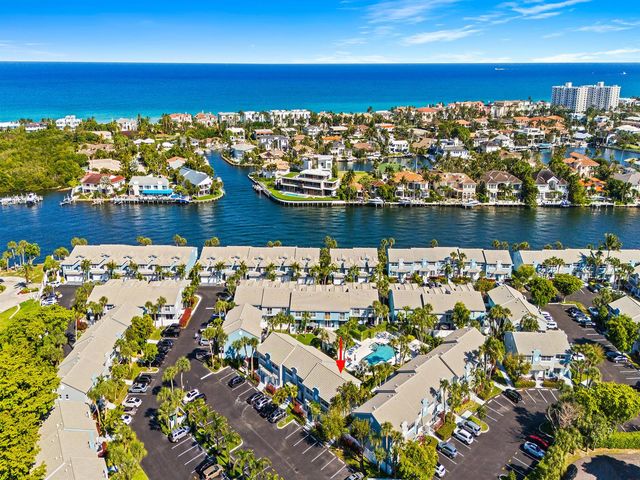 1074 Jeffery Street, Boca Raton, FL 33487