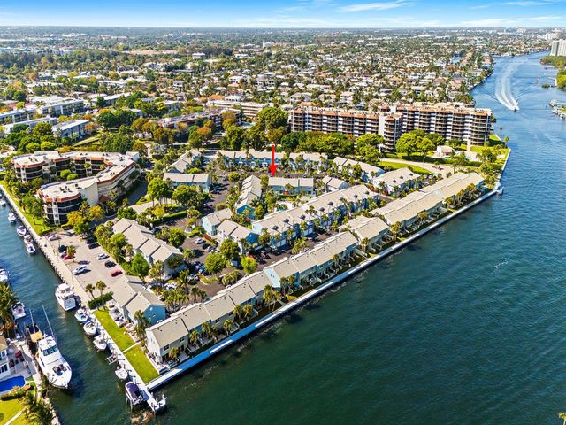1074 Jeffery Street, Boca Raton, FL 33487