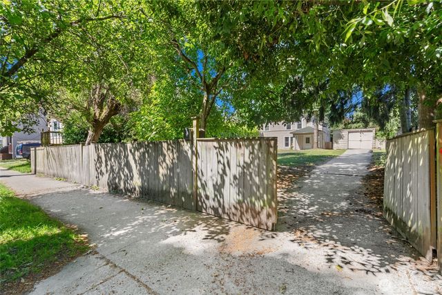 1443 22nd Avenue, Seattle, WA 98122