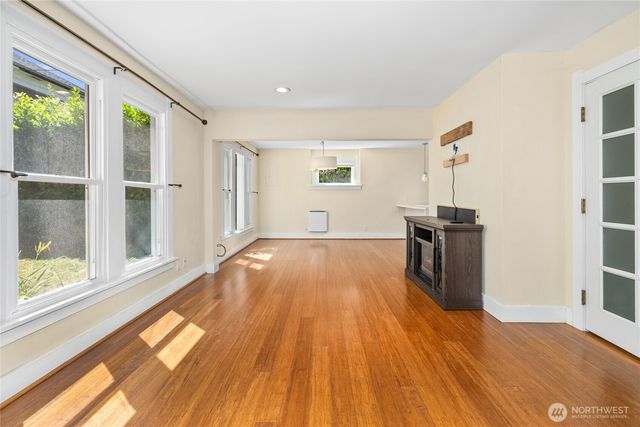 1443 22nd Avenue, Seattle, WA 98122