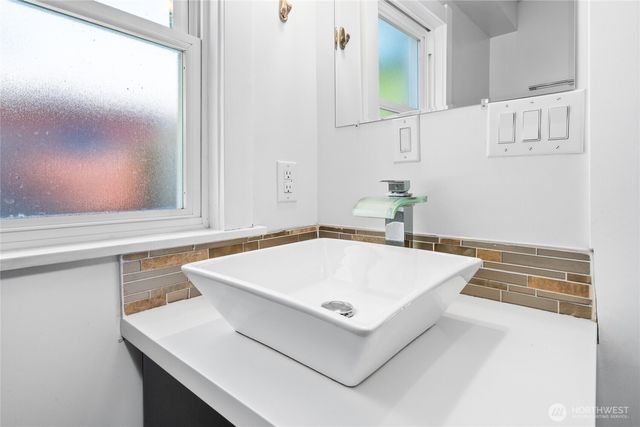 1443 22nd Avenue, Seattle, WA 98122