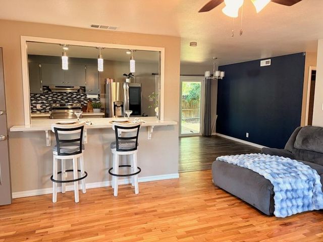 1908 Debonaire Ct, Modesto, CA 95350