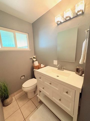 1908 Debonaire Ct, Modesto, CA 95350