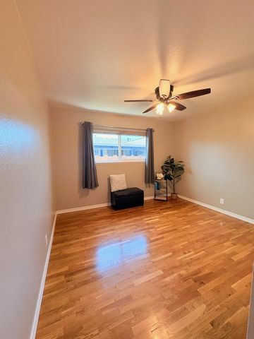 1908 Debonaire Ct, Modesto, CA 95350