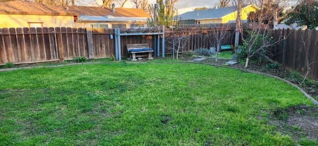 1908 Debonaire Ct, Modesto, CA 95350