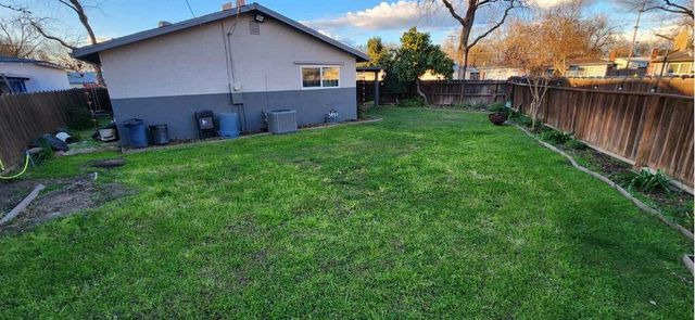 1908 Debonaire Ct, Modesto, CA 95350