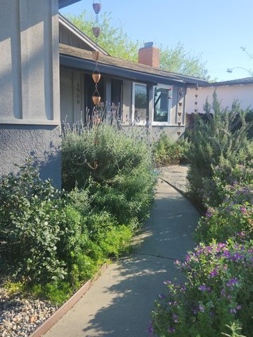 1908 Debonaire Ct, Modesto, CA 95350