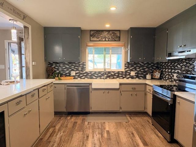 1908 Debonaire Ct, Modesto, CA 95350