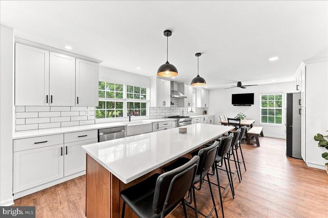 304 MILL POND LN, Oxford, PA 19363