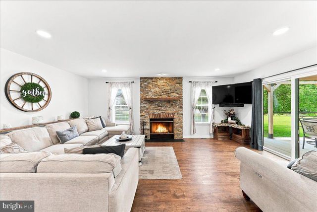 304 MILL POND LN, Oxford, PA 19363
