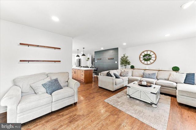 304 MILL POND LN, Oxford, PA 19363