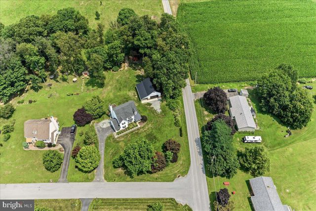 304 MILL POND LN, Oxford, PA 19363