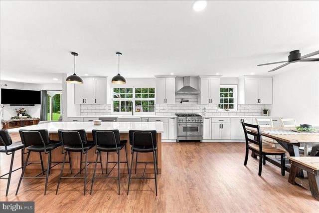 304 MILL POND LN, Oxford, PA 19363