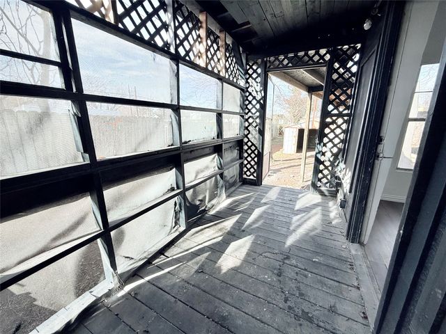 727 W Day Street, Denison, TX 75020