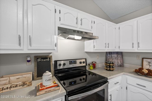 6902 Magnolia Drive, Olive Branch, MS 38654