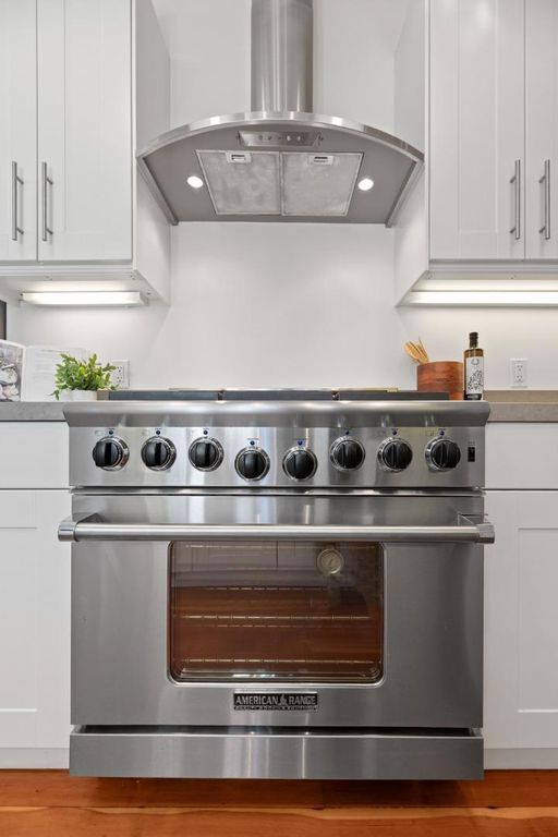 Image 16 of property listing at 25 Sycamore Street, San Francisco, CA 94110