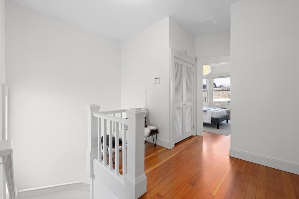 Image 4 of property listing at 25 Sycamore Street, San Francisco, CA 94110