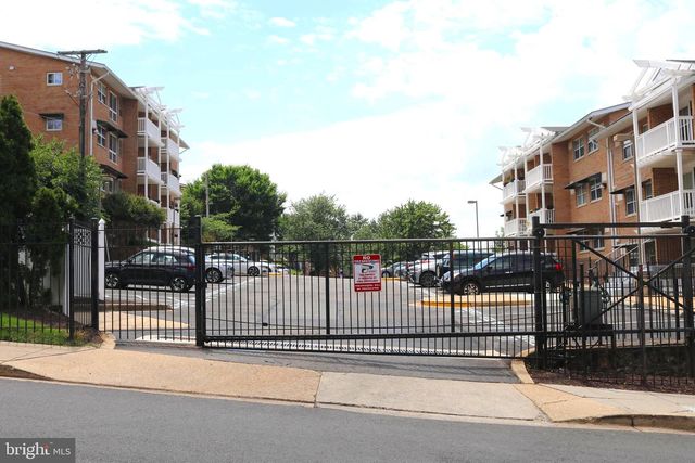 2605 DOUGLASS RD SE #102, Washington, DC 20020