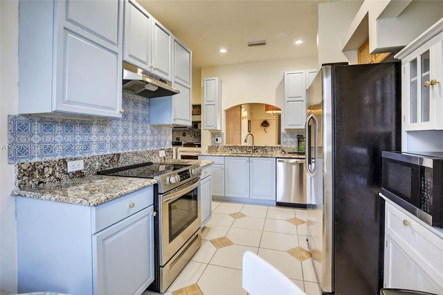 13174 NW 9th Ct, Pembroke Pines, FL 33028