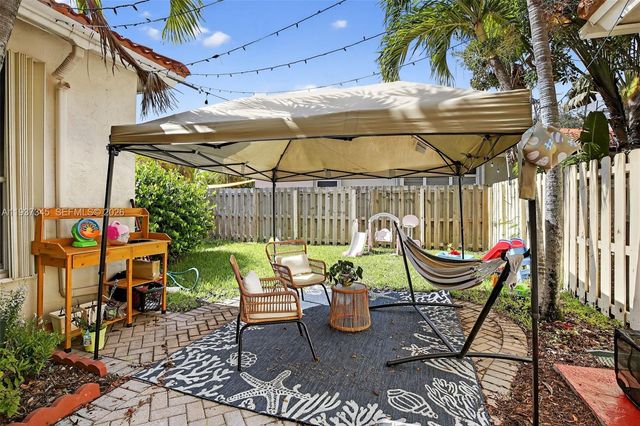 13174 NW 9th Ct, Pembroke Pines, FL 33028