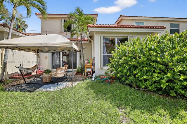 13174 NW 9th Ct, Pembroke Pines, FL 33028