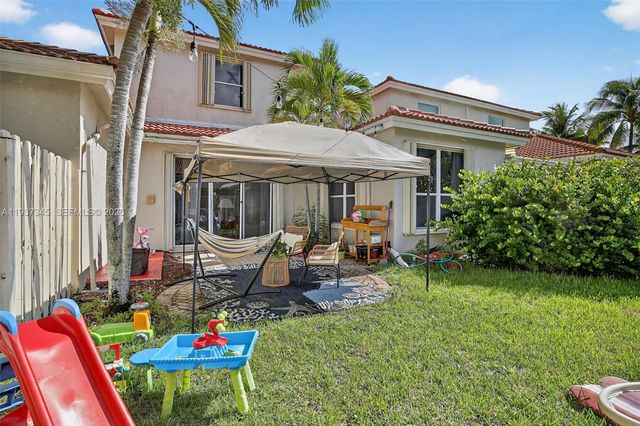 13174 NW 9th Ct, Pembroke Pines, FL 33028