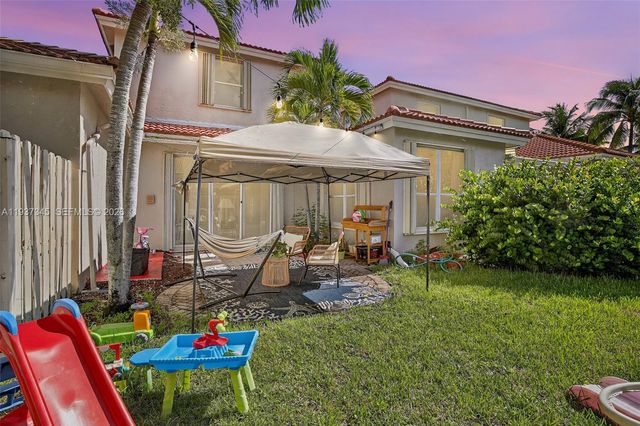 13174 NW 9th Ct, Pembroke Pines, FL 33028