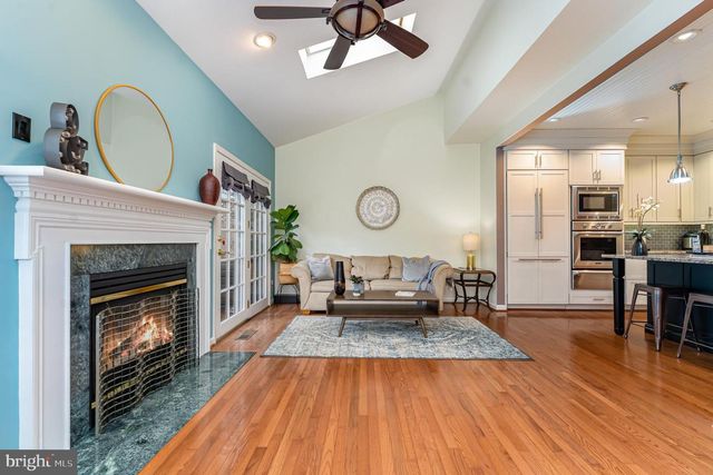 7749 EFFINGHAM SQ, Alexandria, VA 22315