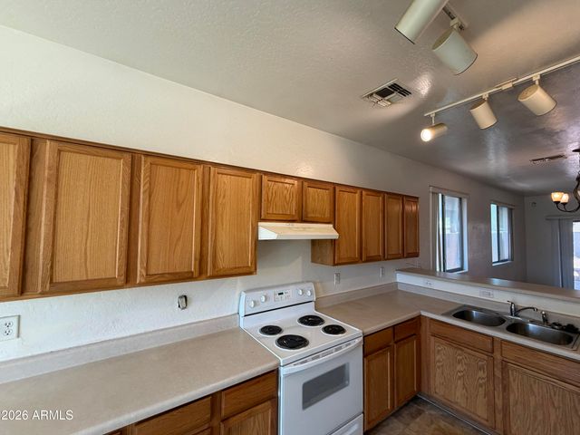6926 S 37TH Glen, Phoenix, AZ 85041