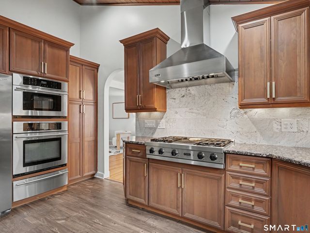 121 Parry Road, Stamford, CT 06907