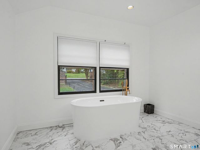 121 Parry Road, Stamford, CT 06907
