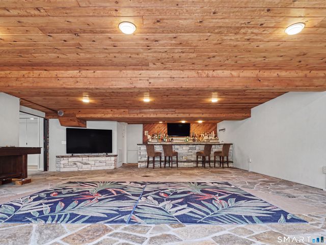 121 Parry Road, Stamford, CT 06907