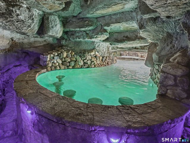 121 Parry Road, Stamford, CT 06907