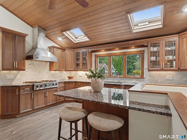 121 Parry Road, Stamford, CT 06907