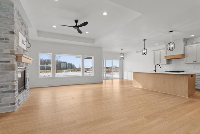 113 BECKERAE COURT, Wrightstown, WI 54180