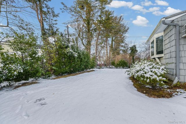 95 Oakdale Lane, East Hills, NY 11577